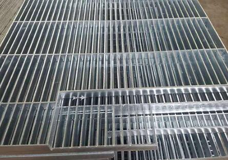 镀锌格栅板表面的处理方法